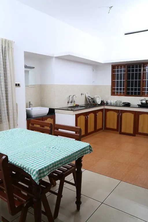 Kevins Placid Homestay Коччи